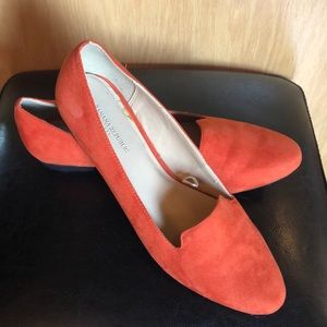 Womens Banana Republic orange shoe. Size 8